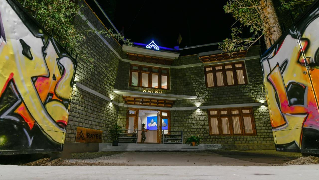 Raybo Hostel Лех Экстерьер фото